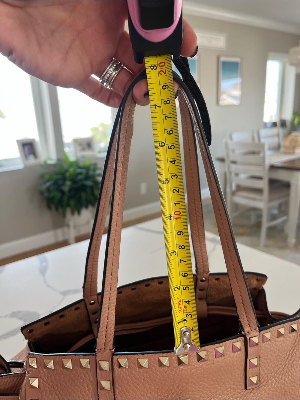 Valentino Garavani Rockstud Grainy Leather Drawstring Tote Dusty Rose / Camel - Picture 16 of 16